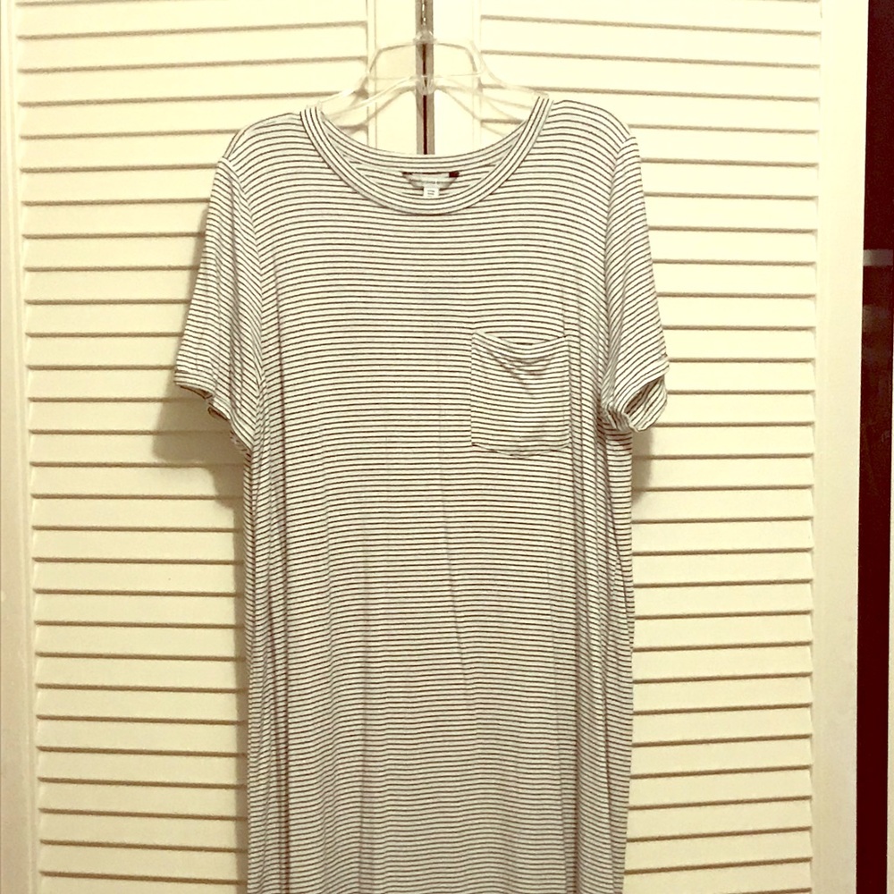 AEO b&w Cotton T-shirt dress